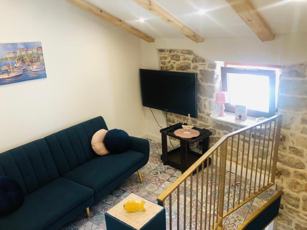 Istrian Stone House In The Heart Of The Beautiful Fishing Village Fazana - Only Few Steps From The Sea And The Wonderful Beach - Incl Plasma-Quad-Plus-Filter Against C O V I D Εξωτερικό φωτογραφία