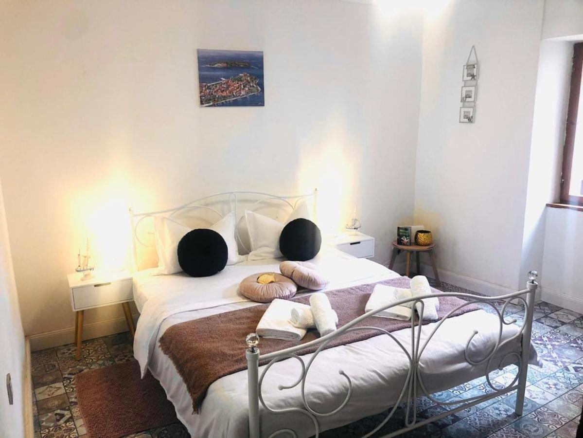 Istrian Stone House In The Heart Of The Beautiful Fishing Village Fazana - Only Few Steps From The Sea And The Wonderful Beach - Incl Plasma-Quad-Plus-Filter Against C O V I D Εξωτερικό φωτογραφία